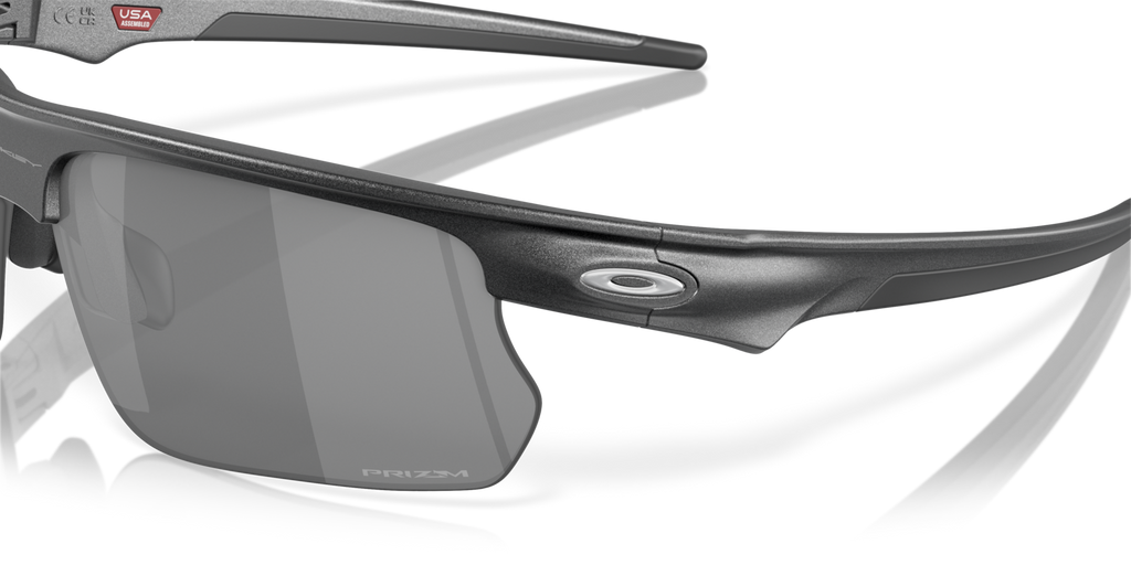 Oakley BiSphaera in Steel mit Prizm Black Gläsern, mit Bügeldetail