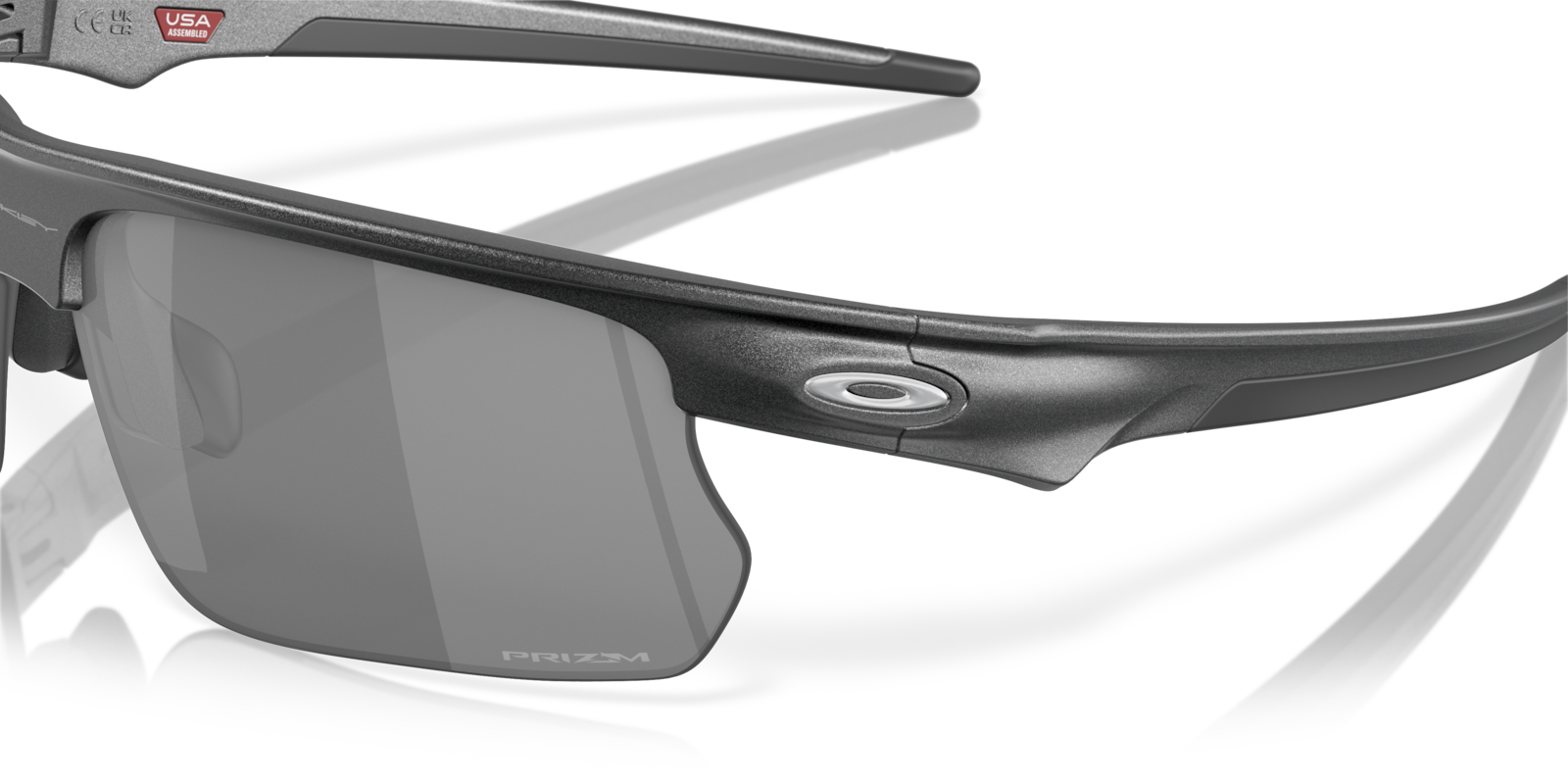 Oakley BiSphaera in Steel mit Prizm Black Gläsern, mit Bügeldetail