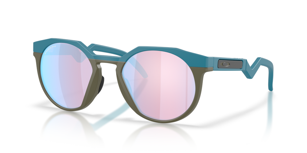 Oakley HSTN in Matte Balsam mit Prizm Snow Sapphire Gläsern, schräg von vorn