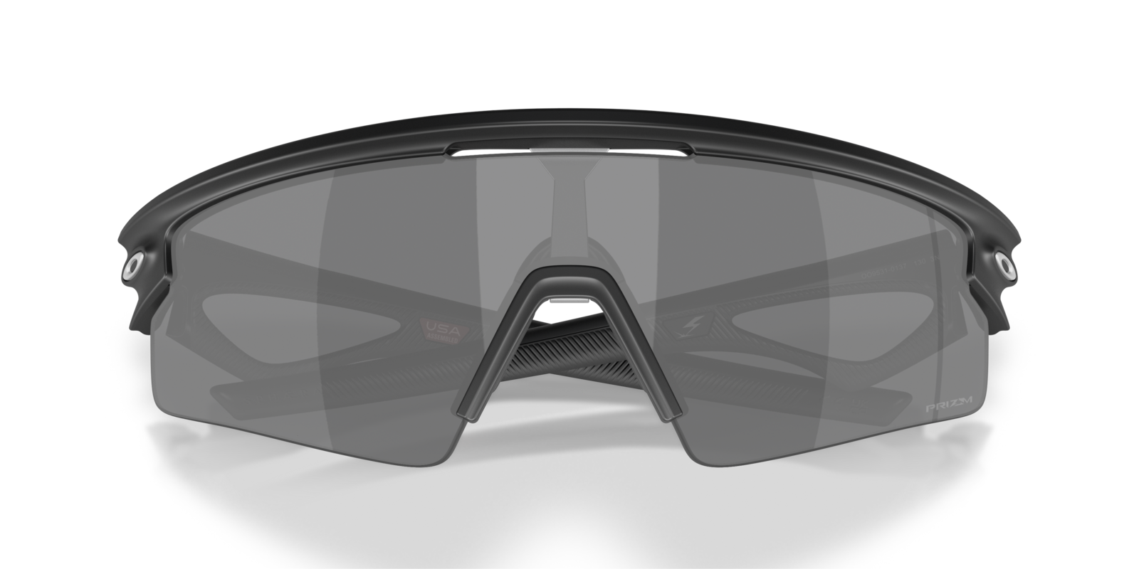 Oakley Sphaera Strike in Matte Black mit Prizm Black Gläsern, als Frontdetail