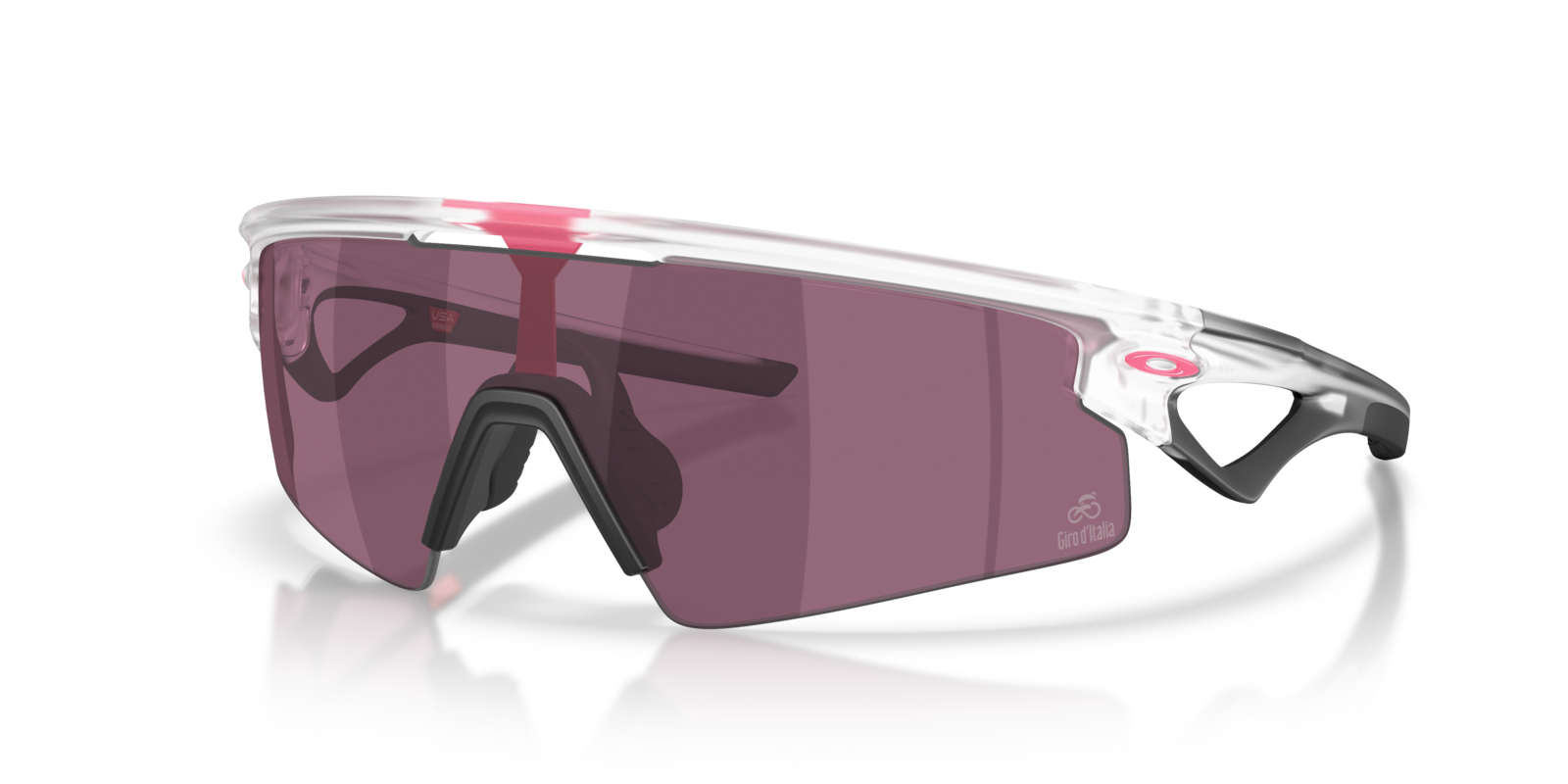 Oakley Sphaera Strike in GDI Matte Clear mit Prizm Road Black Gläsern, schräg von vorn