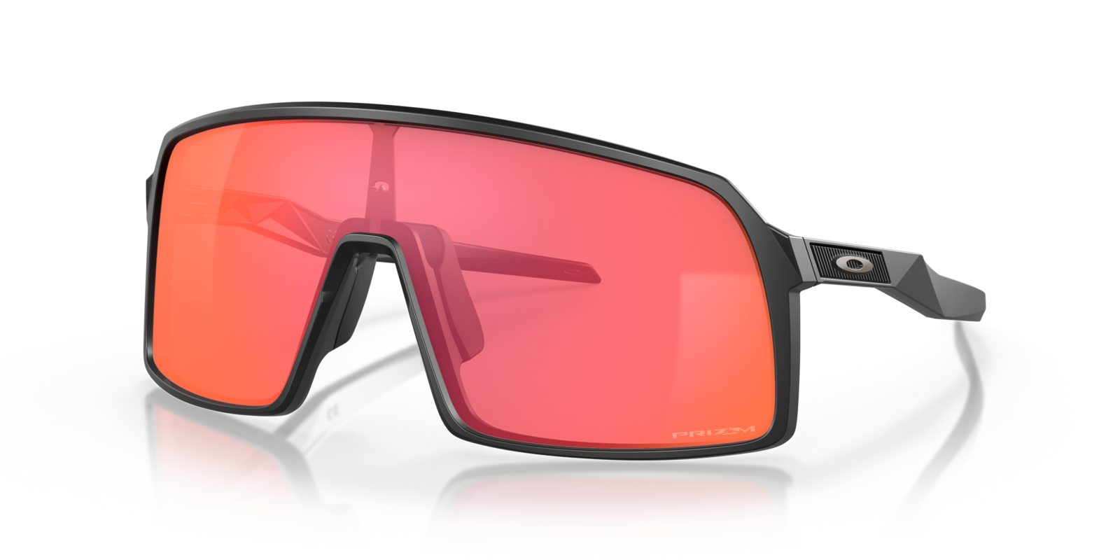 Oakley Sutro in Matte Black mit Prizm Trail Torch Gläsern, schräg von vorn