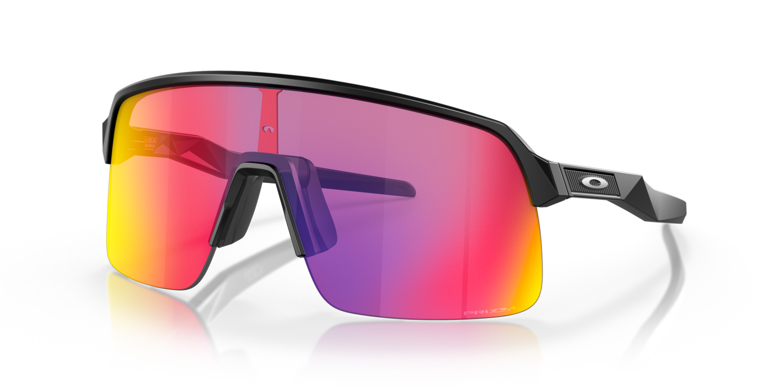 Oakley Sutro Lite in Matte Black mit Prizm Road Gläsern, schräg von vorn