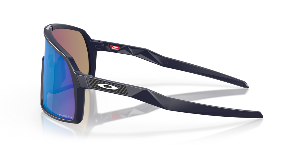 Oakley Sutro S in Matte Navy mit Prizm Sapphire Gläsern, seitlich