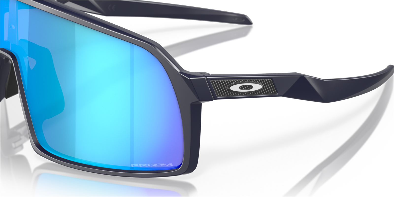 Oakley Sutro S in Matte Navy mit Prizm Sapphire Gläsern, mit Bügeldetail