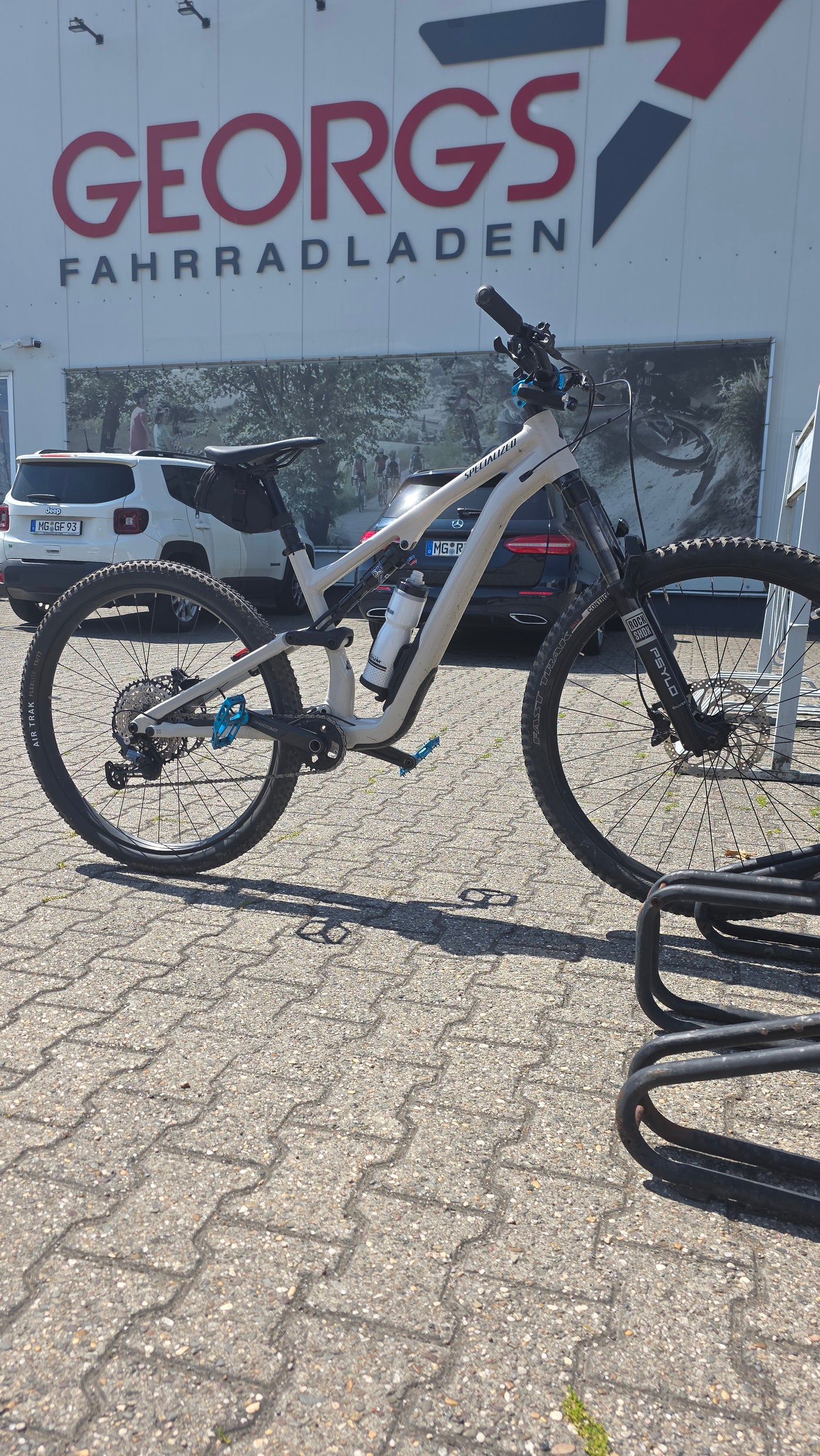 Specialized Stumpjumper 15 Alloy vor Georgs Fahrradladen